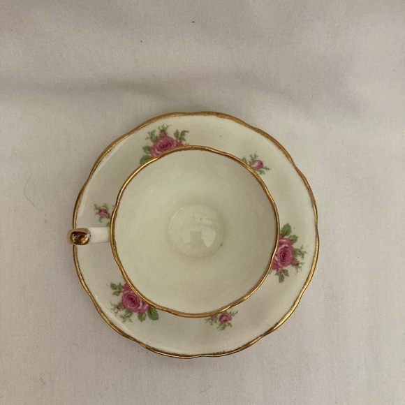 Fine bone china tea cup and saucer - Picture 3 of 7